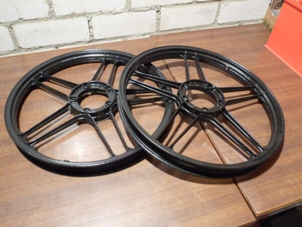 Puch 2 Felge 17" Original CHF 200.00-250.00